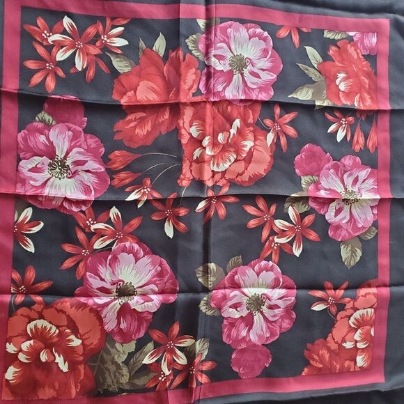 Oscar de la Renta Square Floral Satin scarf wrap - Picture 5 of 14